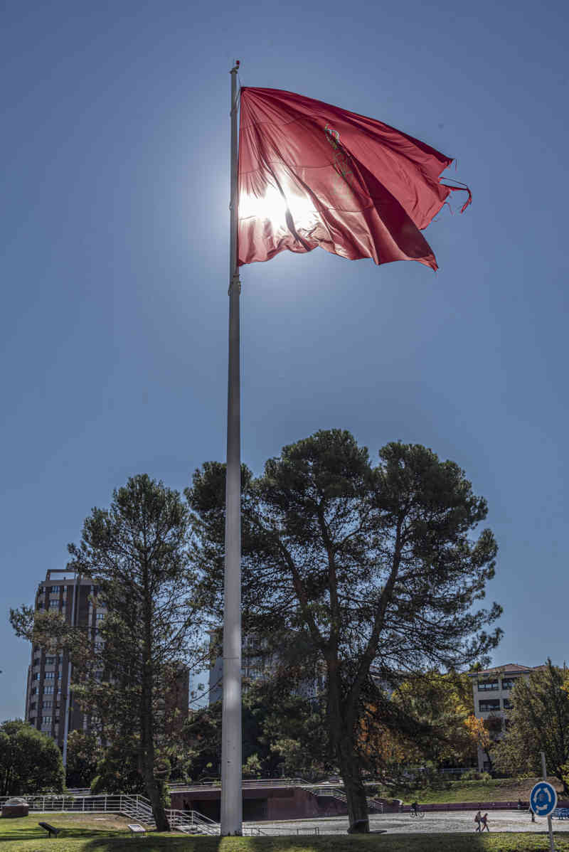 Pamplona 102 - plaza de los Fueros.jpg